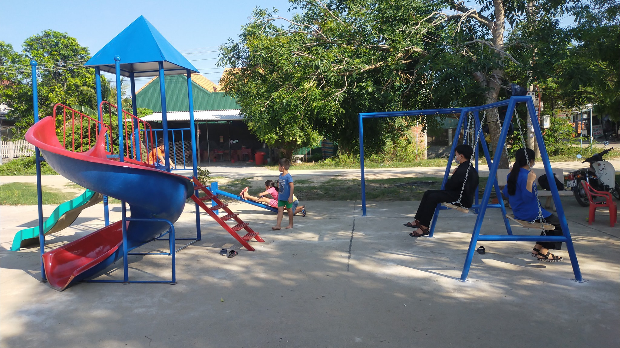Công trình thanh niên - Khu vui chơi cho trẻ em thôn Phú Bình