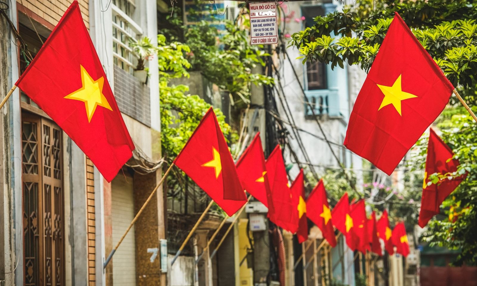 Thông báo treo cờ Tổ quốc nhân dịp lễ Quốc khánh 02/9 năm 2023 và lịch trực của lãnh đạo UBND xã Tịnh Châu trong thời gian nghỉ lễ