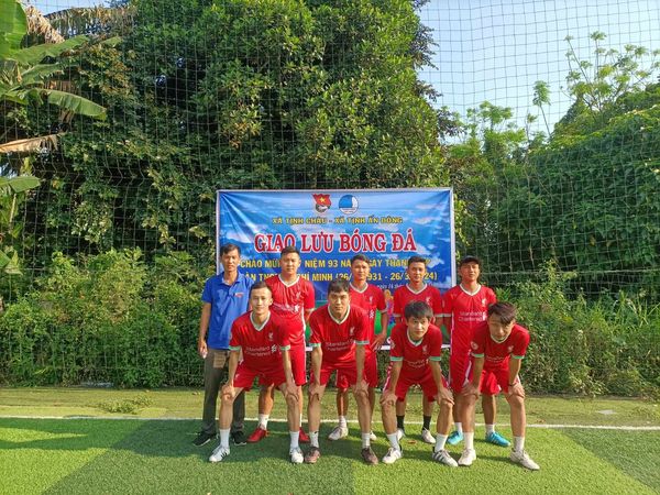 Xã Tịnh Châu - Xã Tịnh Ấn Đông: Tổ chức giao lưu bóng đá nam nhân dịp Kỷ niệm 93 Ngày thành lập Đoàn TNCS Hồ Chí Minh